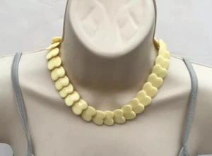 Vintage cremefarben Acryl frühe Kunststoff Perlen Perlen Liebe Herz Halsband Halskette - Bild 1 von 6