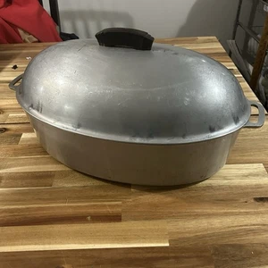 MAJESTIC COOKWARE Oval Cast Aluminum Roaster/Dutch Oven w/Lid 16x10 - Picture 1 of 14