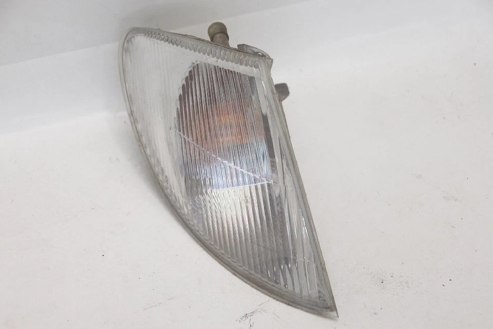 Blinkleuchte vorn rechts Renault MEGANE I Cabriolet EA 7700831467 03-1998 - Bild 1 von 3