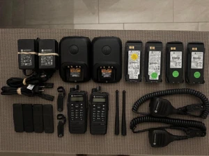 Motorola XPR6550 Portable Radios UHF Digital All Accessories Speaker Microphones - Zdjęcie 1 z 9