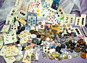 Lotto bottoni antichi vintage 470+++ vetro metallo lucite smalto strass pelle - Foto 1 di 11