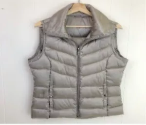 Liz Claiborne Quilted Packable Duck Down Puffer Vest Taupe Satin Size M EXC COND - Picture 1 of 7