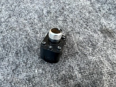 CONJUNTO DE MÓDULO DE CONTROLE DE PORTA 76K FABRICANTE DE EQUIPAMENTO ORIGINAL 2018-2023 AUDI A4 A5 S4 S5 Q5 SQ5 - Imagem 1 de 4