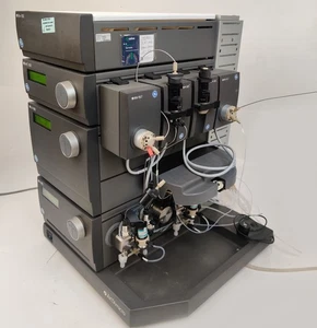 GE AKTAmicro AKTA FPLC con P-905, UV-900, pH/C-900, caja-900, válvulas, célula UV - Imagen 1 de 23
