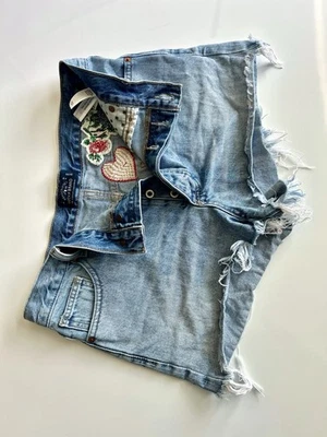 Pantalones Cortos Lucky Brand Para Mujer Talla 10/30 The Cut Off Floral Bordado Daisy Dukes Foto 1 de 4