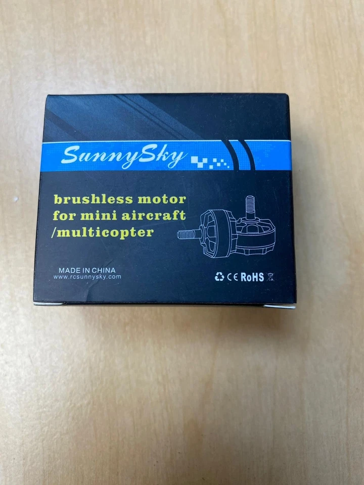 Motor sin escobillas Sunnysky R2205 KV2500 CW plateado para mini avión multicóptero Foto 1 de 1