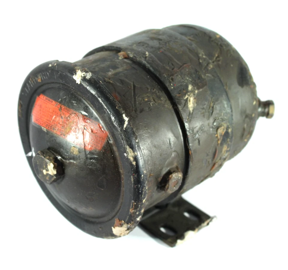 DODGE WC/ WILLYS MB OIL FILTER PURULATOR & THE DODGE WC BRACKET NOS - Image 1 of 4