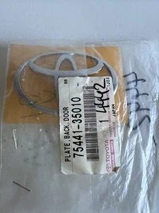 Placa de identificación de puerta TOYOTA 4RUNNER PICKUP 75441-35010 genuina - Imagen 1 de 3