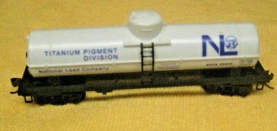 HO MODEL POWER TITANIUM PIGMENT DIVISION CHEMICAL TANK W/  MCHENRY COUPLERS  - Image 1 of 3