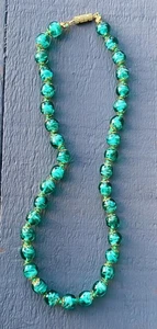 Vintage blau grün Wirbel Glas Murano Halskette Perlen 15,5" - Bild 1 von 6