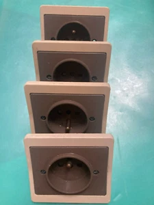 Lot de 4 Prises 2P+T Alombard trocadéro 750721 - Foto 1 di 1