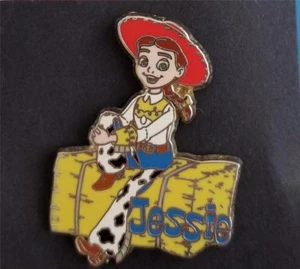 DS Disney Store Toy Story and Beyond Cowgirl Jessie Name Pin con Hay Bale - Imagen 1 de 1