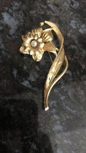 Vintage Gold Rose Flower Brooch Pin Pearl Signed Women´s Jewelry - Picture 1 of 7