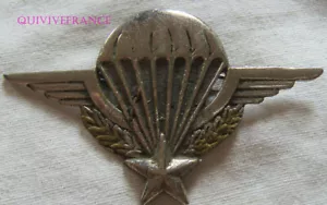 IN30622 - INSIGNE Brevet de Parachutiste, dos lisse embouti, moulage d’un D. O.M - Picture 1 of 2