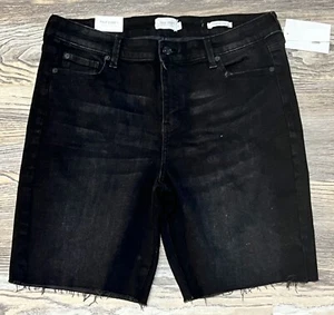 True Craft Juniors Size 15 Bermuda Shorts Black Stretch Denim Frayed Hem Cut-Off - Picture 1 of 3