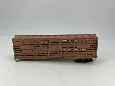 Tyco #80680 HO Scale Custom Painted / Weathered Cattle Box Car Good Condition - Image 1 of 4