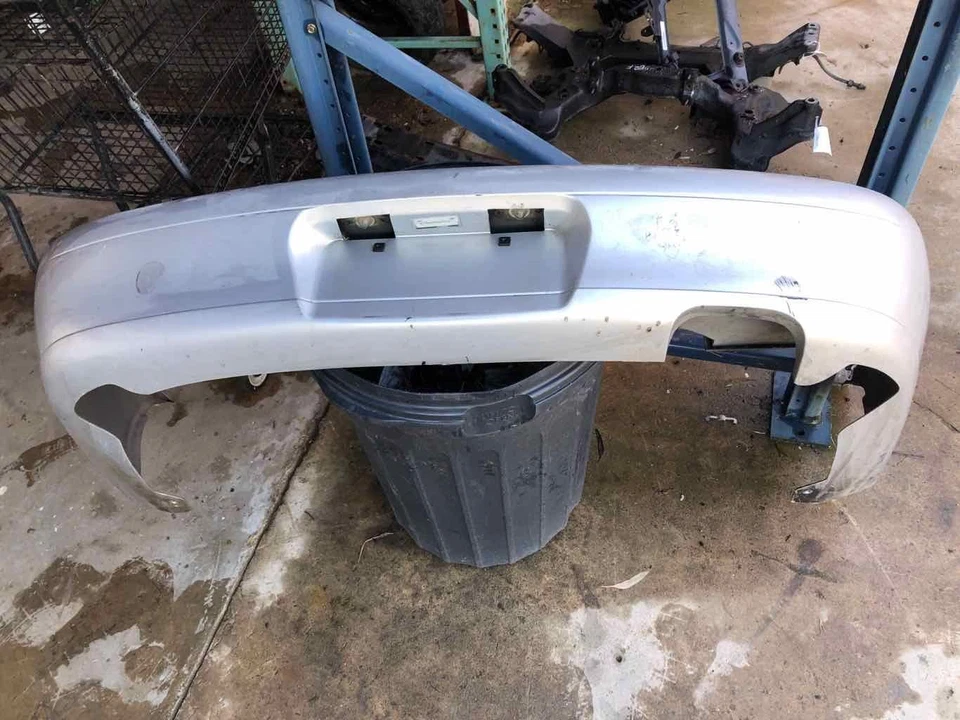 1997 FORD ESCORT задний бампер крышка панели в сборе краска код T5 серебристый металлик - Изображение 1 из 4