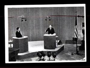 1964 TOPPS JOHN F KENNEDY #32 JFK AND RICHARD NIXON DEBATE