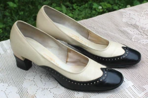 Vintage 1960's Brown & Tan Naturalizer Leather Spectator Pumps Shoes 7 1/2 N - Picture 1 of 11