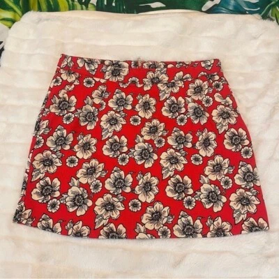 Minifalda Forever 21 Roja Crema Floral Bolsillo Primavera Verano Informal tiro alto Foto 1 de 4