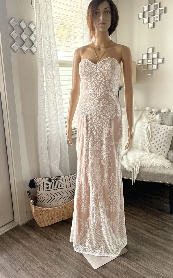 Lulus Collection white strapless lace mermaid dress size Medium - Image 1 of 4