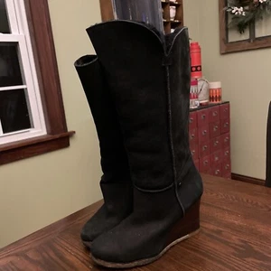 UGG Australia Joslyn 1941 Größe US 9 SCHWARZ LAMMFELL PLATEAU KEILABSATZ STIEFEL - Bild 1 von 9