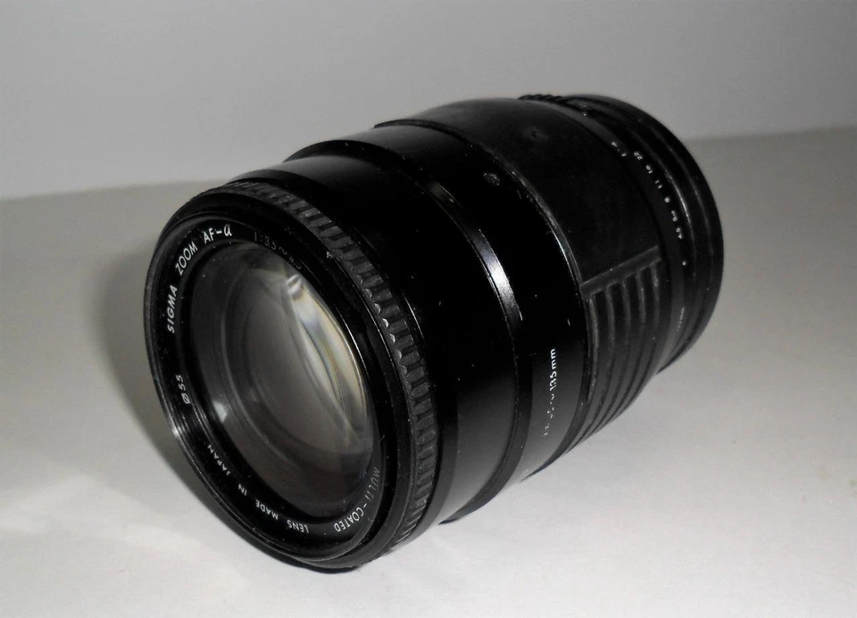 Sigma Zoom AF-a d=55mm Auto Focus Lens 35-135 mm 1:3.5-4.5 for Minolta SLR cam - Image 1 of 1