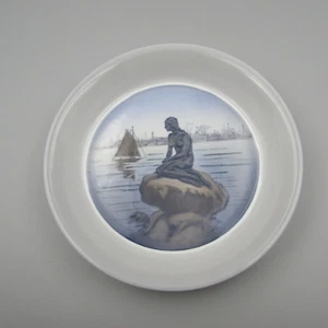 Royal Copenhagen 3643 MERMAID / Langeline Deep Plate / Bowl - Picture 1 of 4