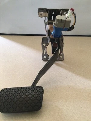 2010-2012 Ford Fusion Brake Pedal Assembly OEM - Image 1 of 4