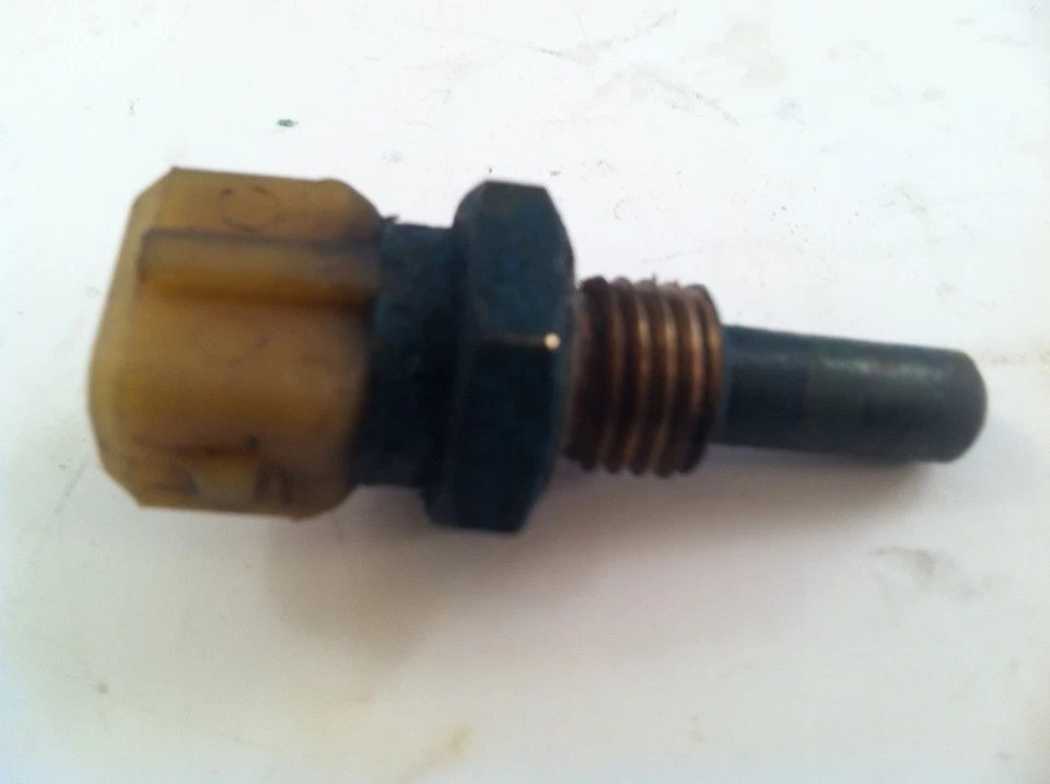 1984-1987 BMW 325e 325es e30 ~  TEMPERATURE SENSOR ~ OEM PART - Image 1 of 2
