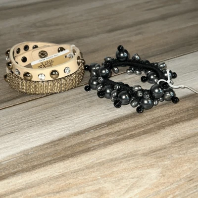 Lote de brazaletes The Good Bead grises elásticos tono dorado crema envoltura estrás Foto 1 de 4