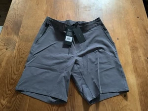 Pantalones Cortos Activos Ten Thousand Hombres 9 In Base NoLiner Entrenamiento IronGate Grandes - Imagen 1 de 5
