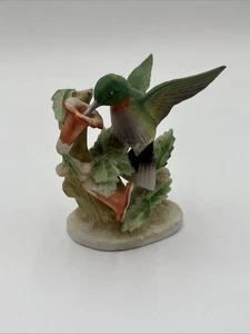 Estatuilla de colibrí vintage - porcelana pintada a mano izquierda KW464 - Imagen 1 de 6