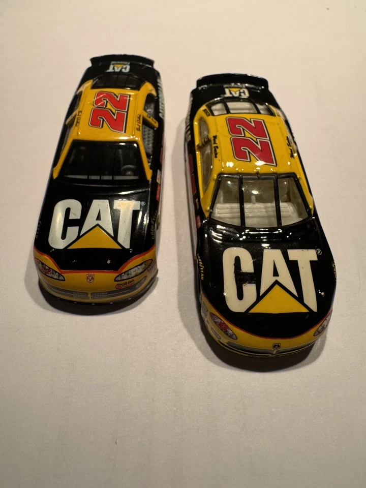 Coches diecast Ward Burton #22 CAT Nascar 1/64 (juego de 2) Foto 1 de 4