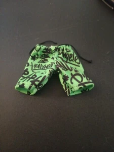 Rainbow High Series 1 Jade Hunter Replacement Shorts Green & Black - Picture 1 of 1