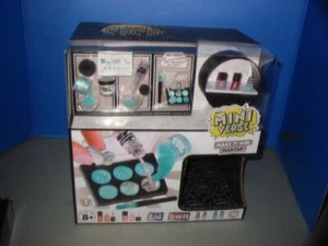 Miniverse Make It Mini Makeup Serie inklusive Teile VITRINE Neu siehe Bilder - Bild 1 von 13