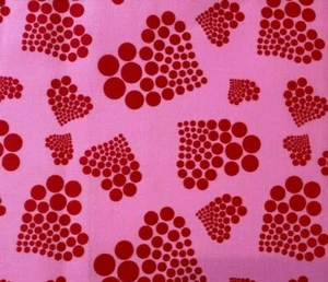 Liebe Herzen rote herzförmige Punkte auf rosa Hintergrund Stoff OOP Quilt Handwerk BTFQ - Bild 1 von 2