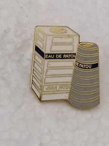 Pin's Pins Pin Arthus Bertrand Parfum "Jean Patou" - Imagen 1 de 2