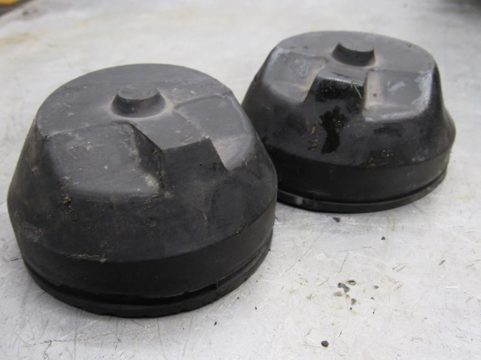 Yamaha SRV 540 1985 moto de nieve izquierda y derecha superior delantera amortiguador puntal par Foto 1 de 4