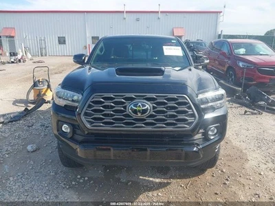 Used Front Lower Center Console fits: 2023 Toyota Tacoma floor w/wireless charge Foto 1 de 4