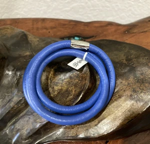 Brighton Woodstock dreifaches Lederarmband in Königsblau 23 Zoll Neu mit Etikett - Bild 1 von 1