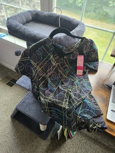 White Crossfit scrubs, new with tags, black pattern, size M, Short Sleeve - Picture 1 of 1