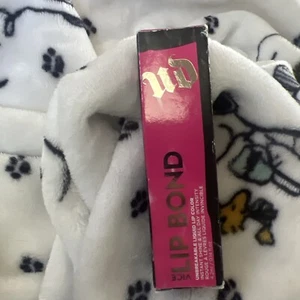 Urban Decay - Color de labios líquido irrompible Vice Lip Bond - Valor de choque - Imagen 1 de 6