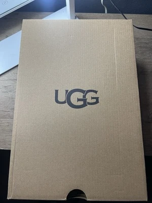 UGG Neumel Breeze - Talla 9 Nuevo Foto 1 de 4