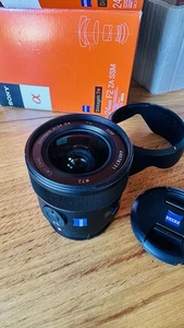 Sony Zeiss Distagon 24mm F/2 SSM A-Mount Eccellente Con Scatola - Foto 1 di 6