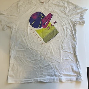 Nike Air Jordan Size XL JUMPMAN GRAPHIC T-SHIRT WHITE/MULTICOLOR - Picture 1 of 4
