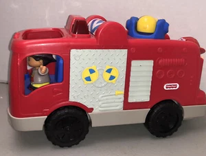 Camión de bomberos Fisher Price Little People 2001 y 2 bomberos luces/sonidos - Imagen 1 de 4