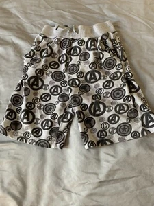 MARVEL AVENGERS - BLACK, WHITE, WITH AVENGERS LOGO - KIDS SHORTS SIZE 6 - Picture 1 of 5