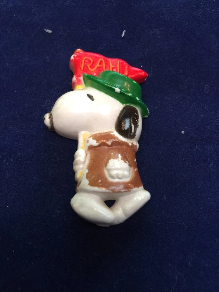 SNOOPY Magnets Peanuts Cartoon Charles Schultz 1958 Refrigerator Magnets "RAH" - image 1 of 3