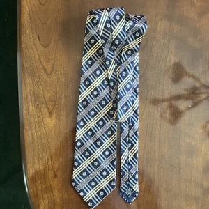 Yves Saint Laurent Men's Italian Silk Tie Snowflakes - Picture 1 of 2